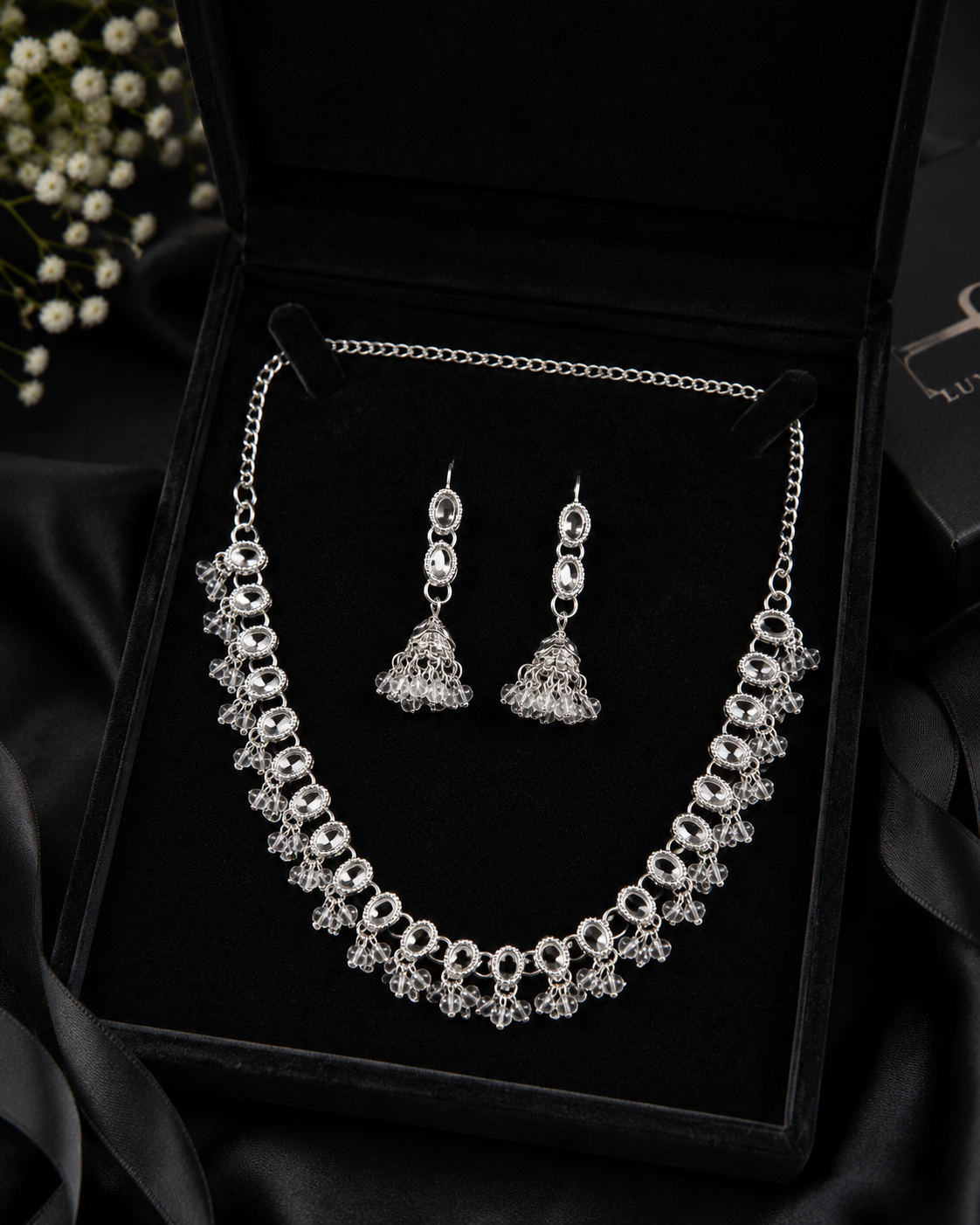 Elegant Silver Crystal Necklace Set - Image 2